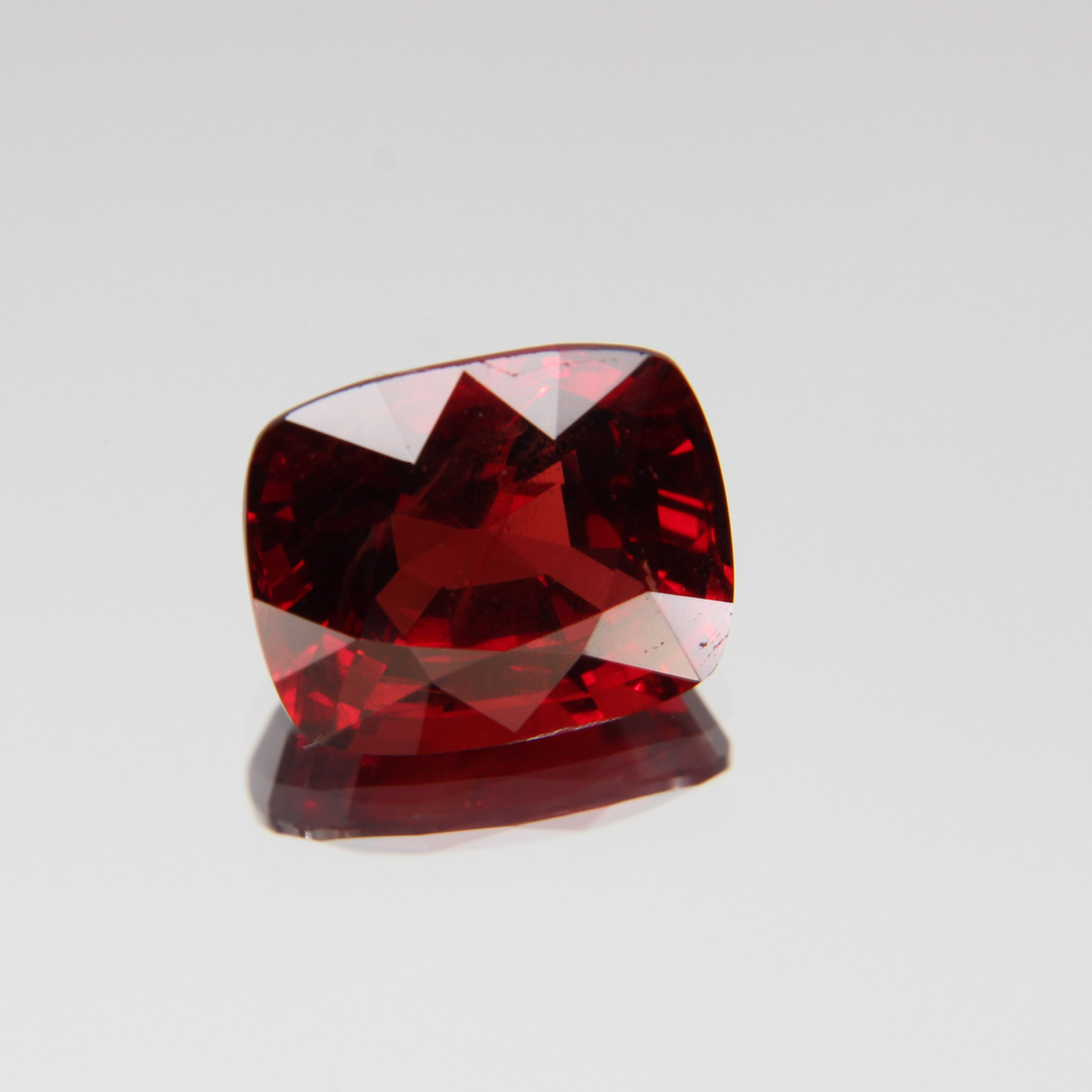 roter Spinell 3.51 ct