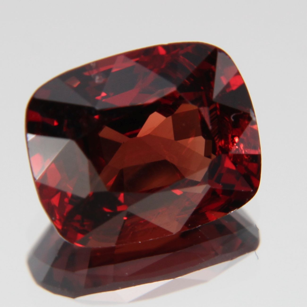 Orange-Roter Spinell 2.60 ct