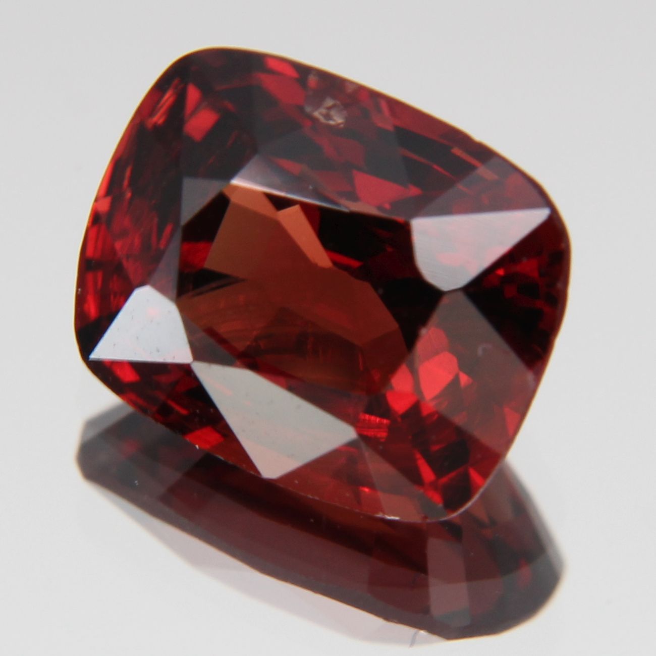 Orange-Roter Spinell 2.60 ct