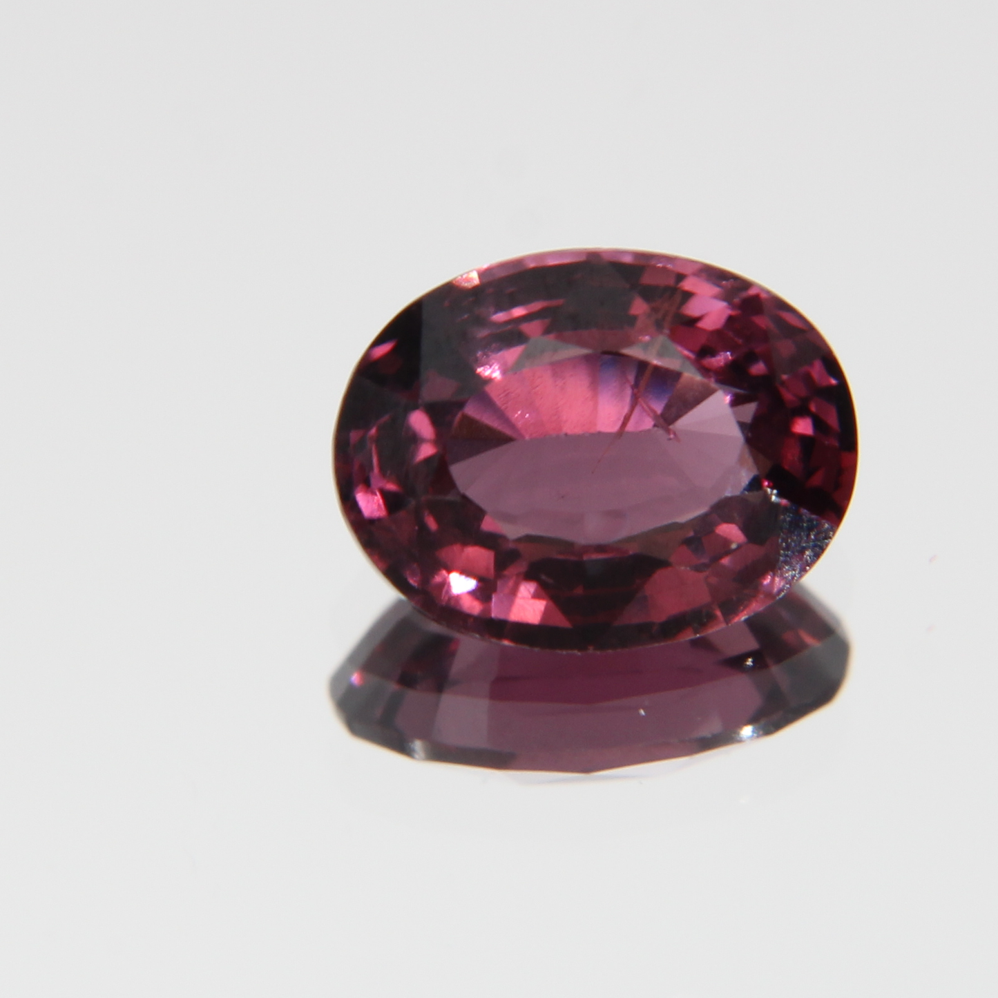 rötlich Pinker Spinell 1.28 ct