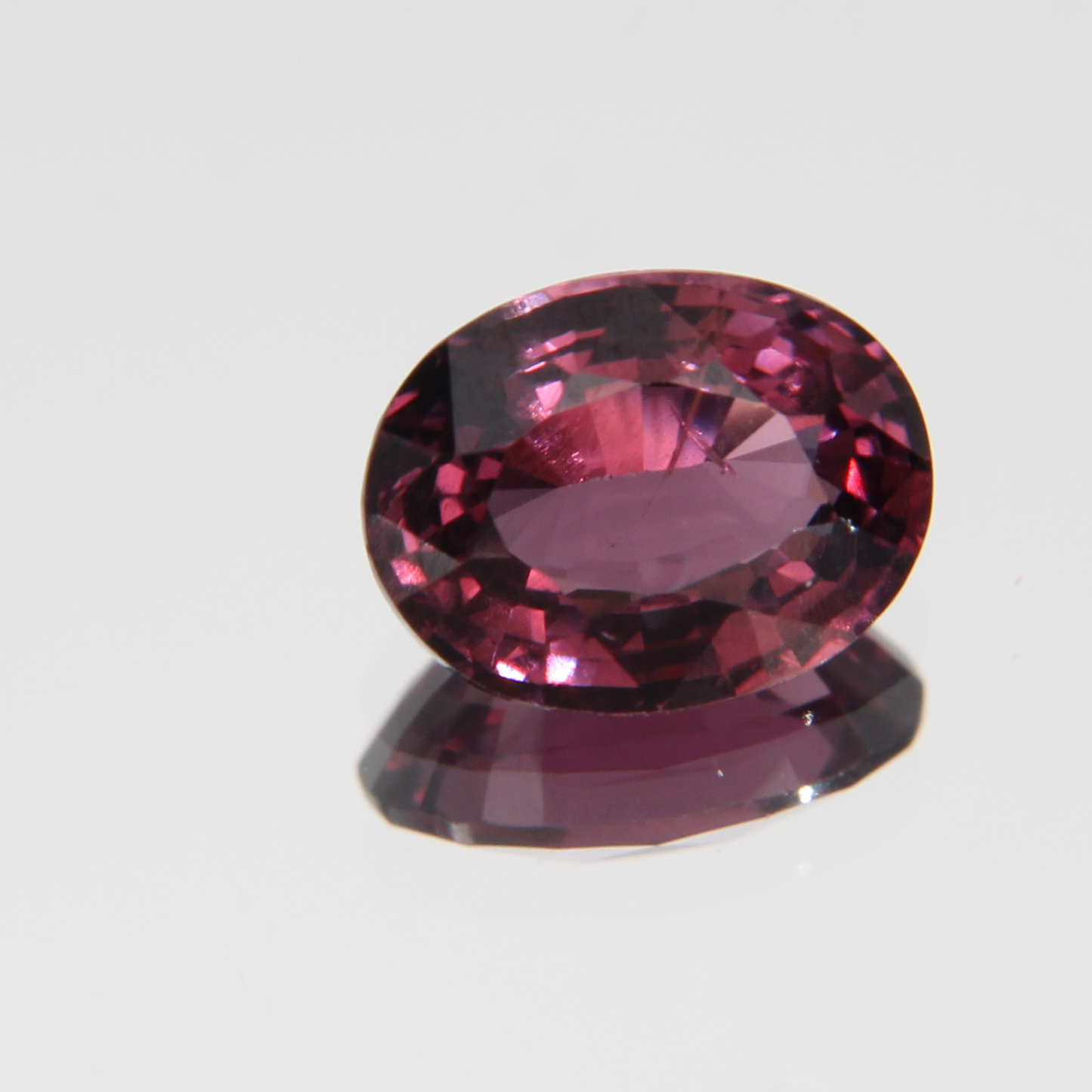 rötlich Pinker Spinell 1.28 ct
