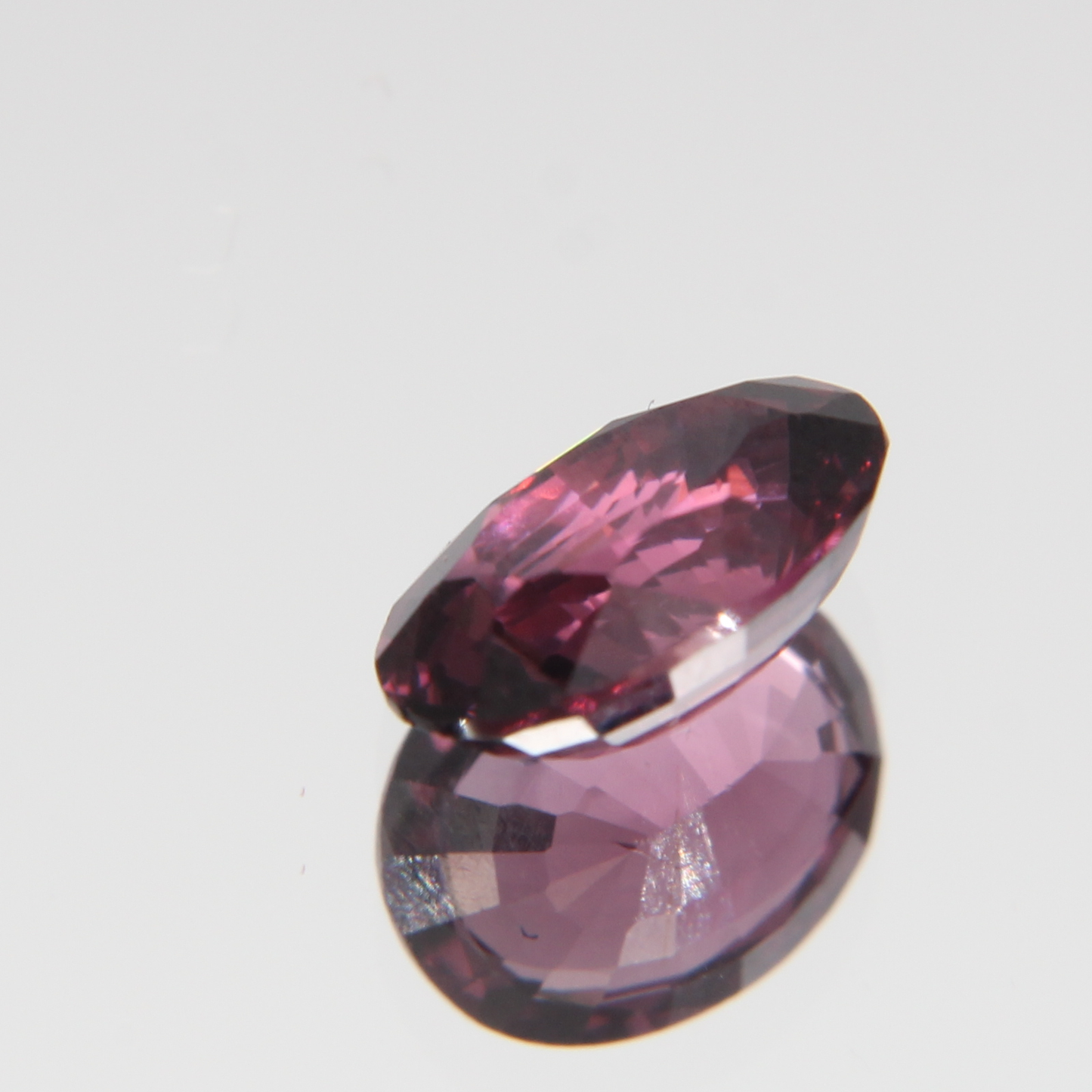 rötlich Pinker Spinell 1.28 ct