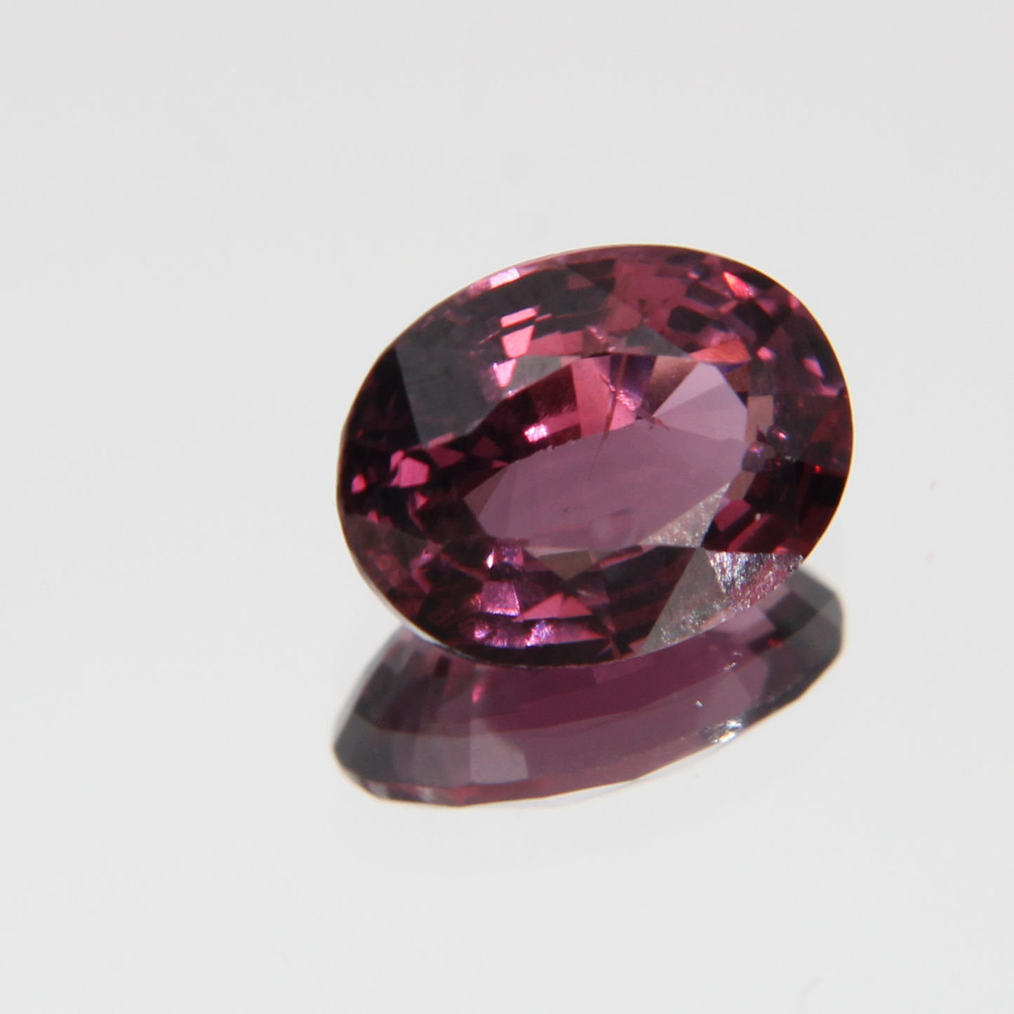 rötlich Pinker Spinell 1.28 ct