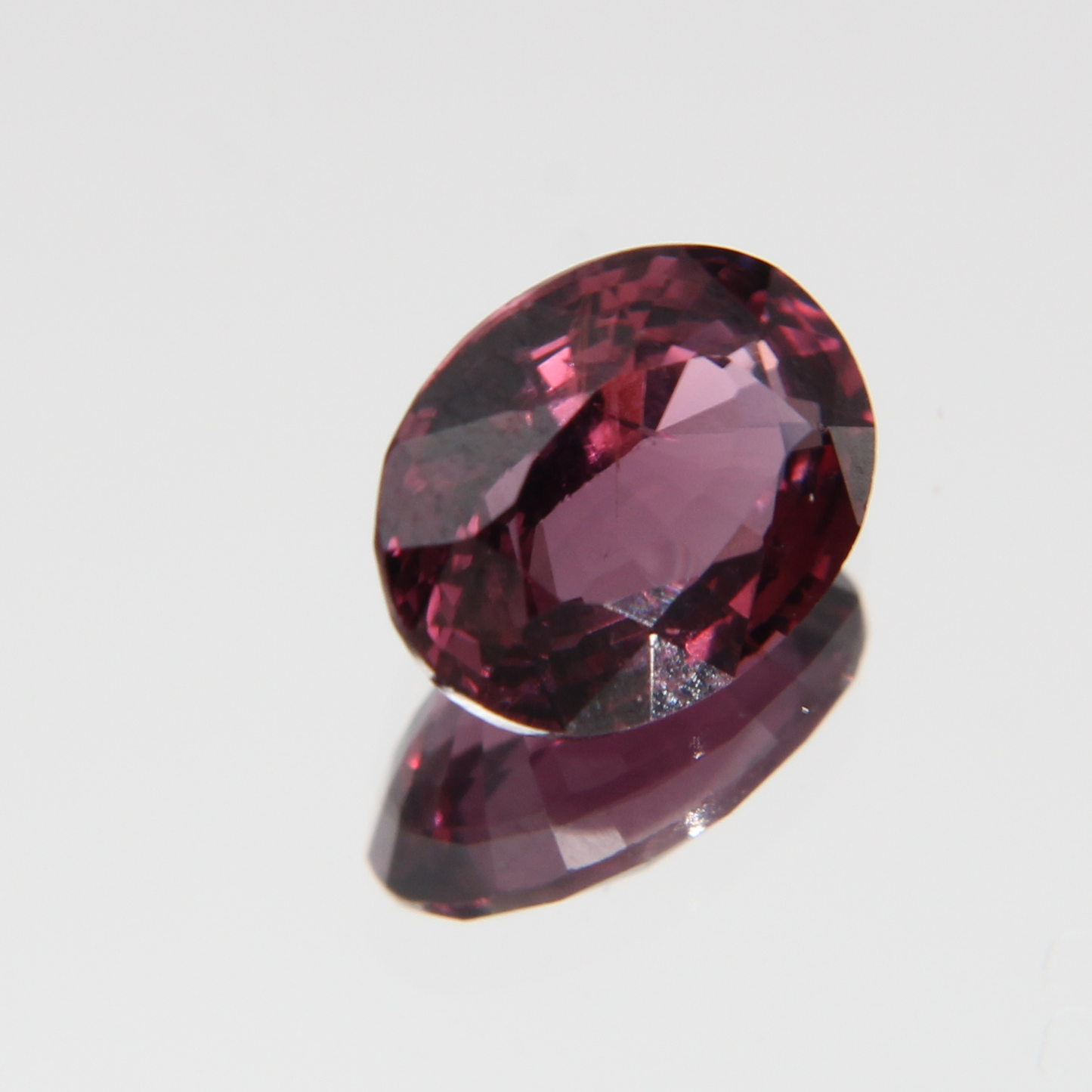 rötlich Pinker Spinell 1.28 ct
