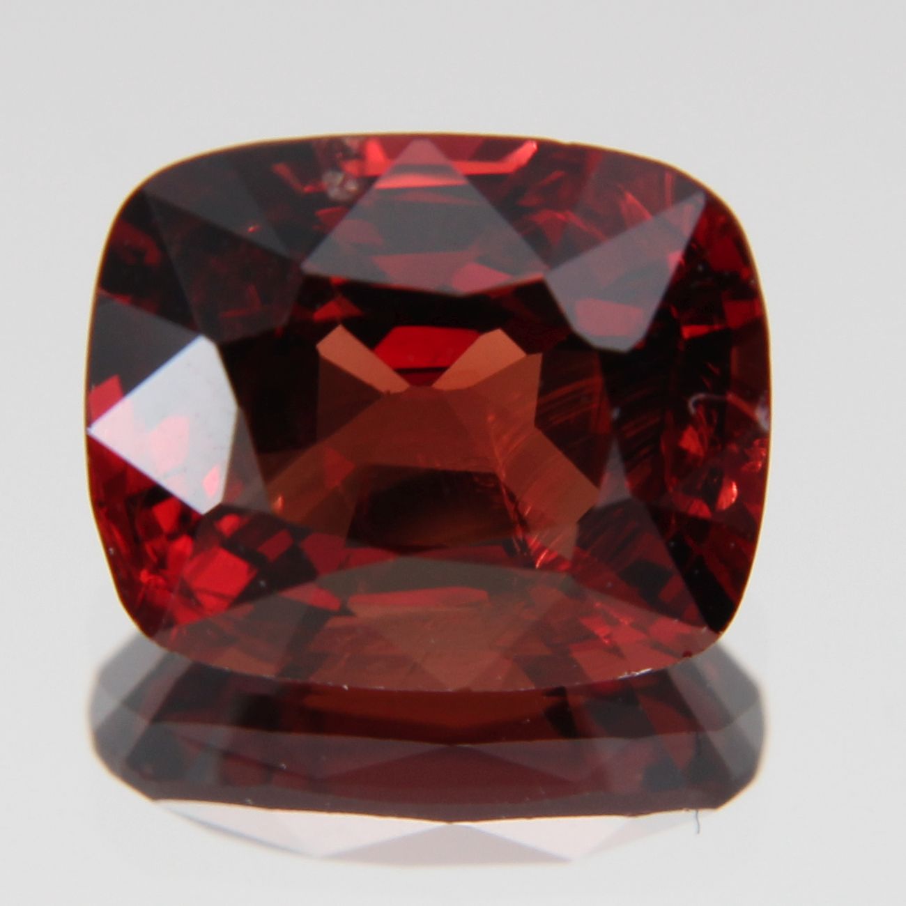 Orange-Roter Spinell 2.60 ct