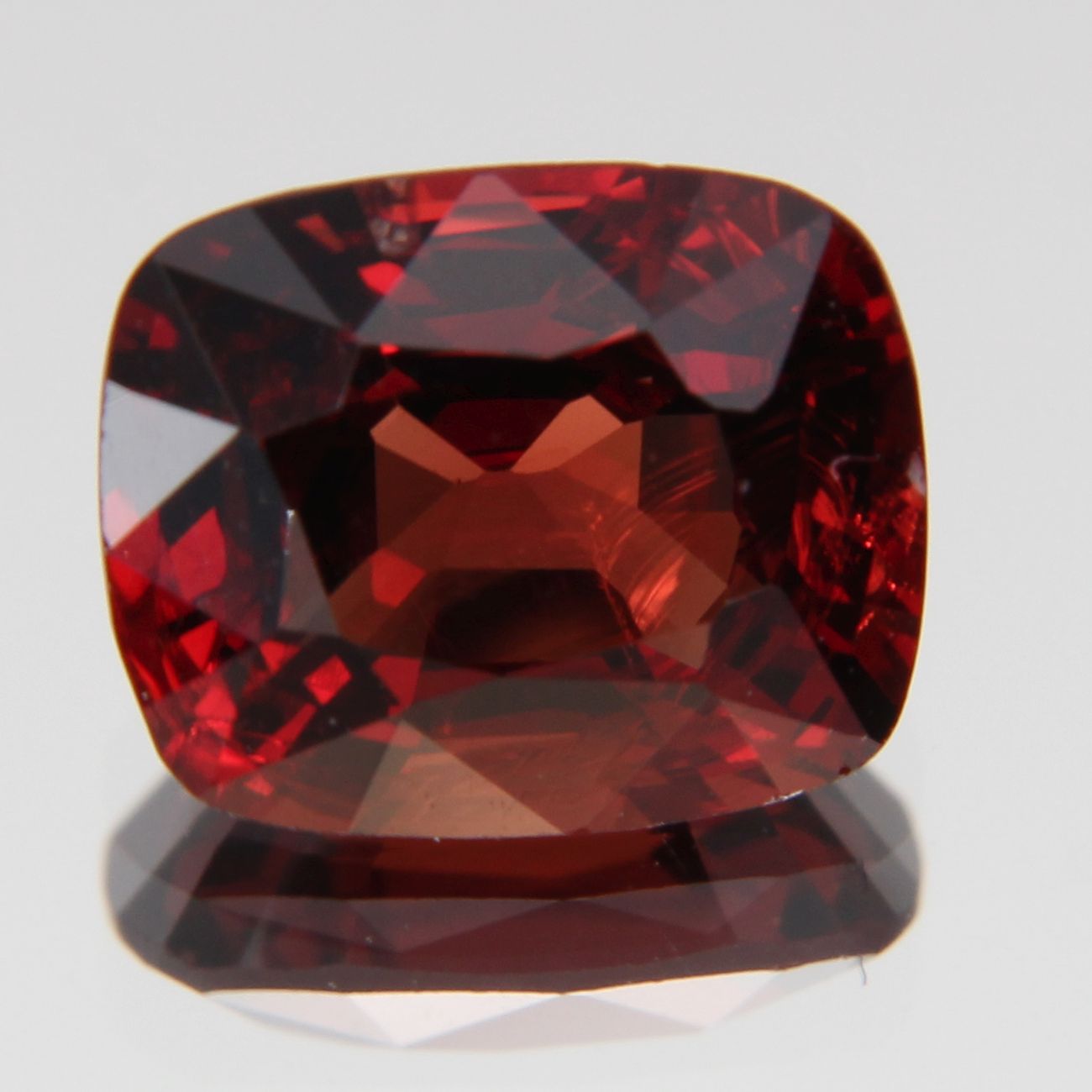 Orange-Roter Spinell 2.60 ct