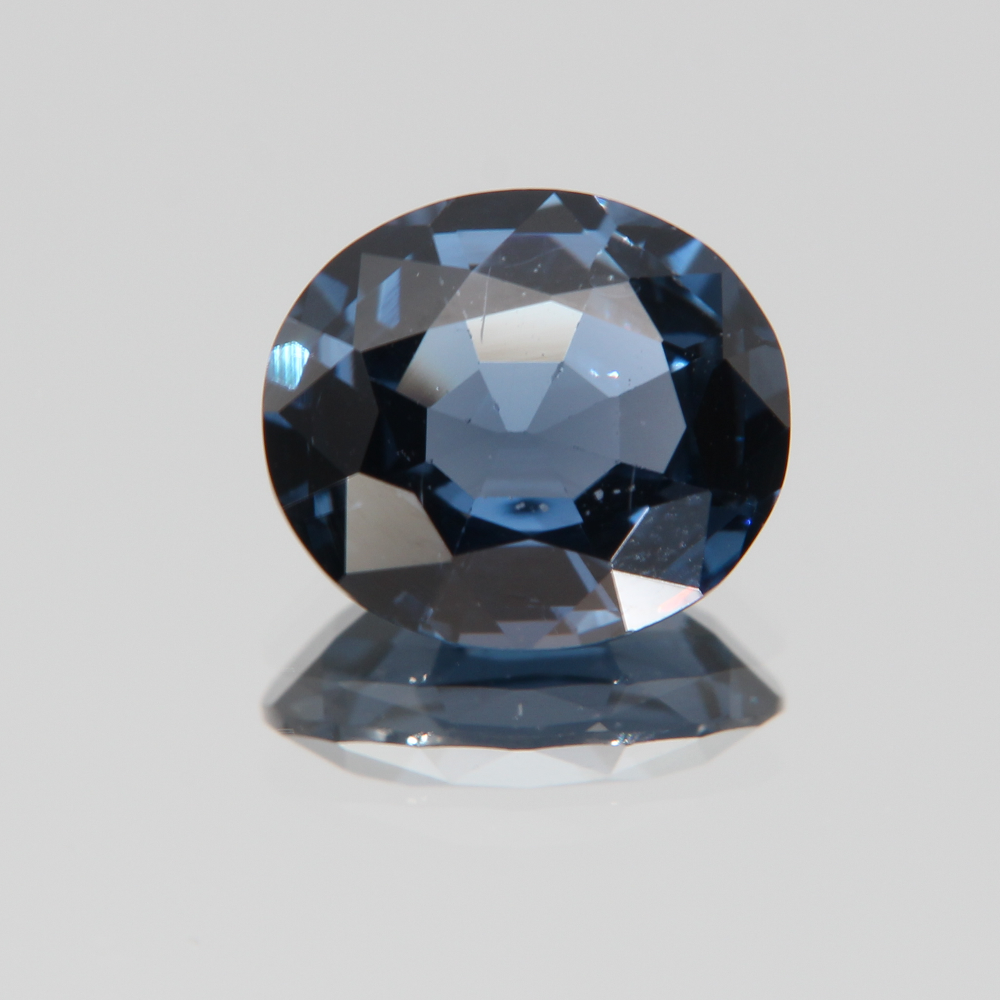 Blauer Kobaltspinell 3.61 ct