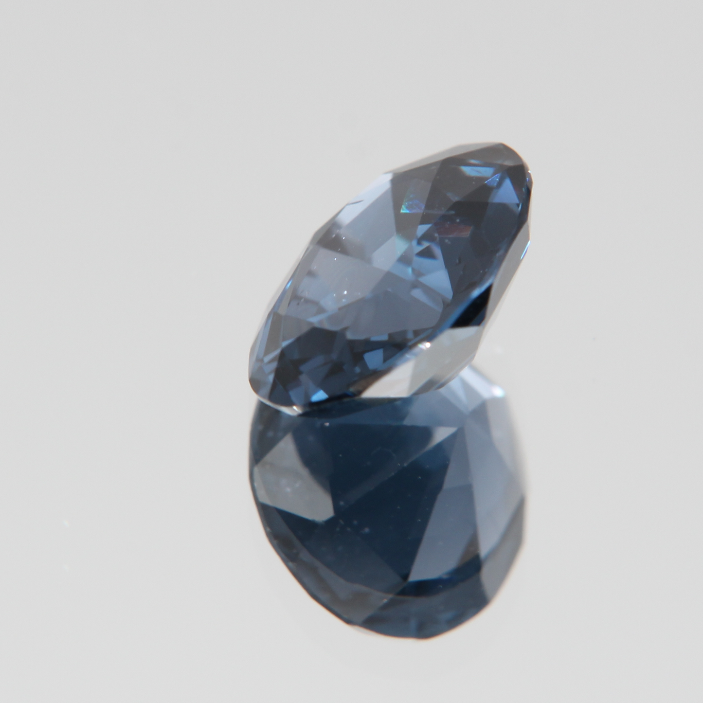 Blauer Kobaltspinell 3.61 ct