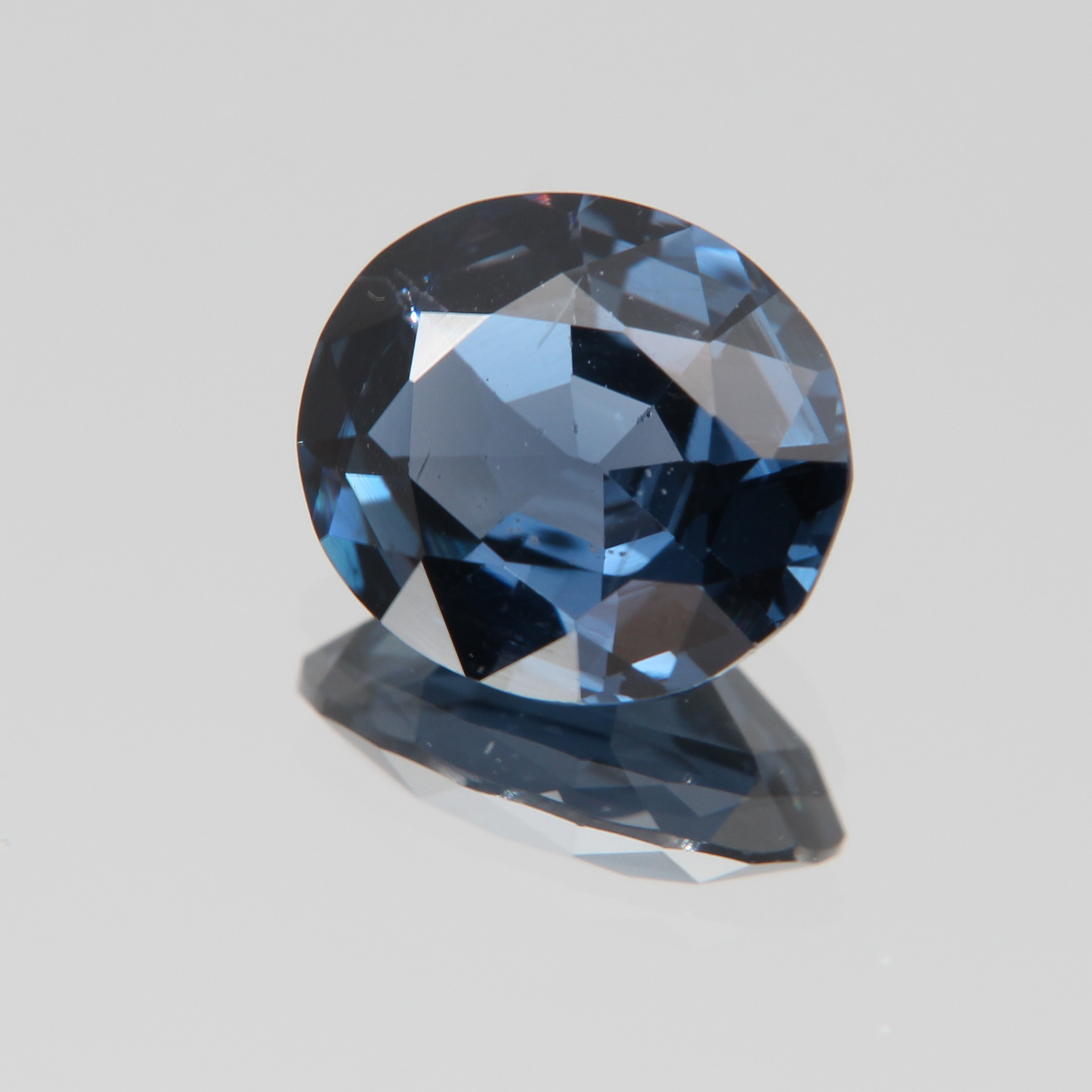 Blauer Kobaltspinell 3.61 ct