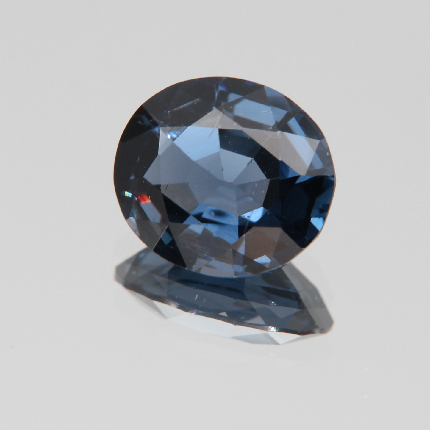 Blauer Kobaltspinell 3.61 ct