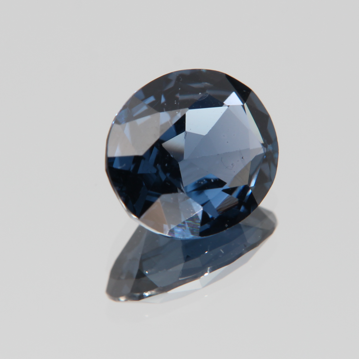 Blauer Kobaltspinell 3.61 ct