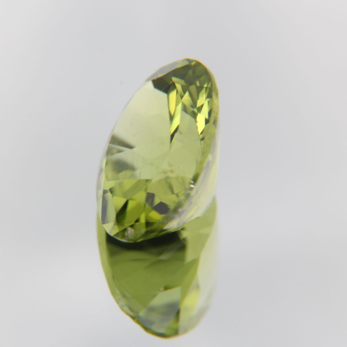 Peridot 2.53 ct