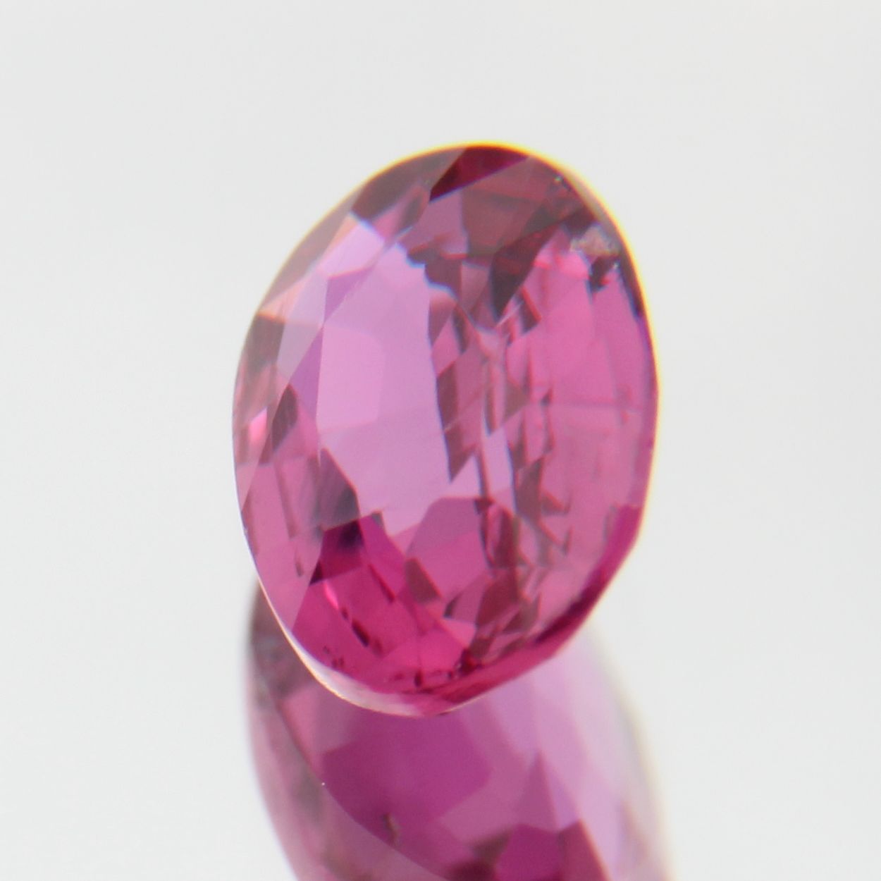 pinker Saphir 0.46ct 
