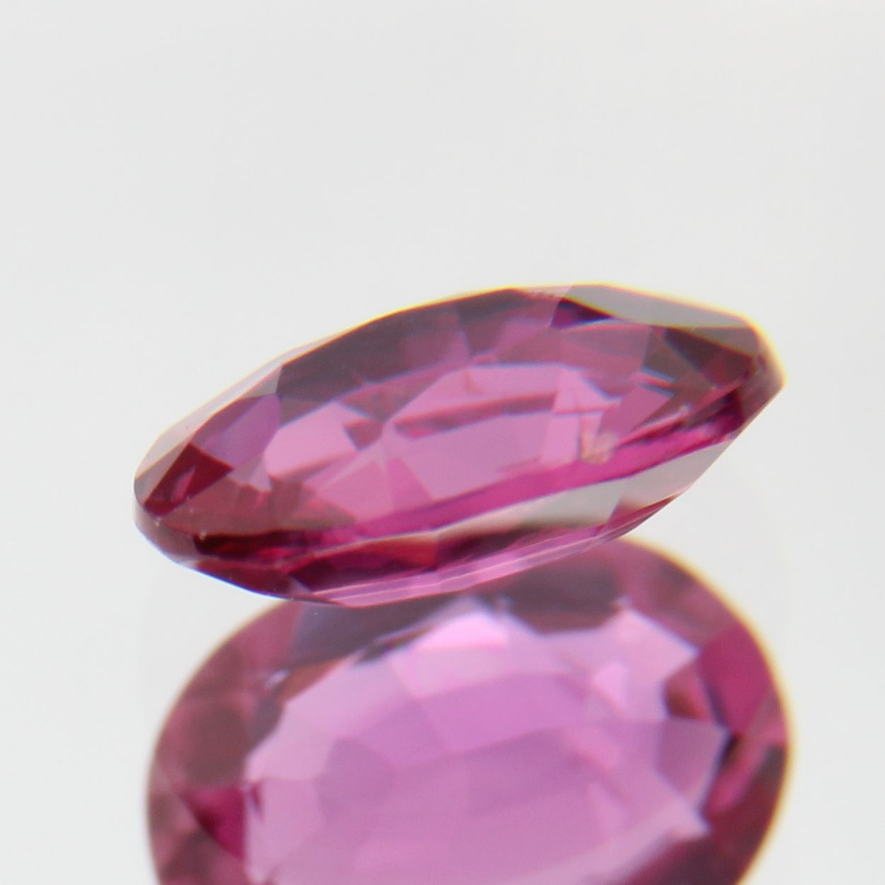 pinker Saphir 0.46ct 