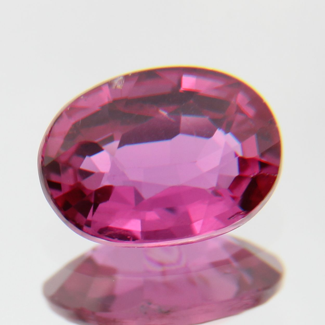 pinker Saphir 0.46ct 