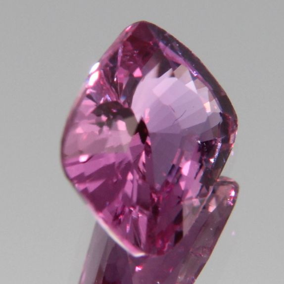 Pinker Saphir 1.03 ct
