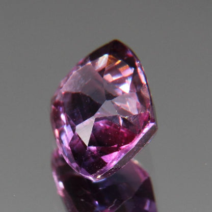 Purpur-Pinker Saphir 1.13 ct