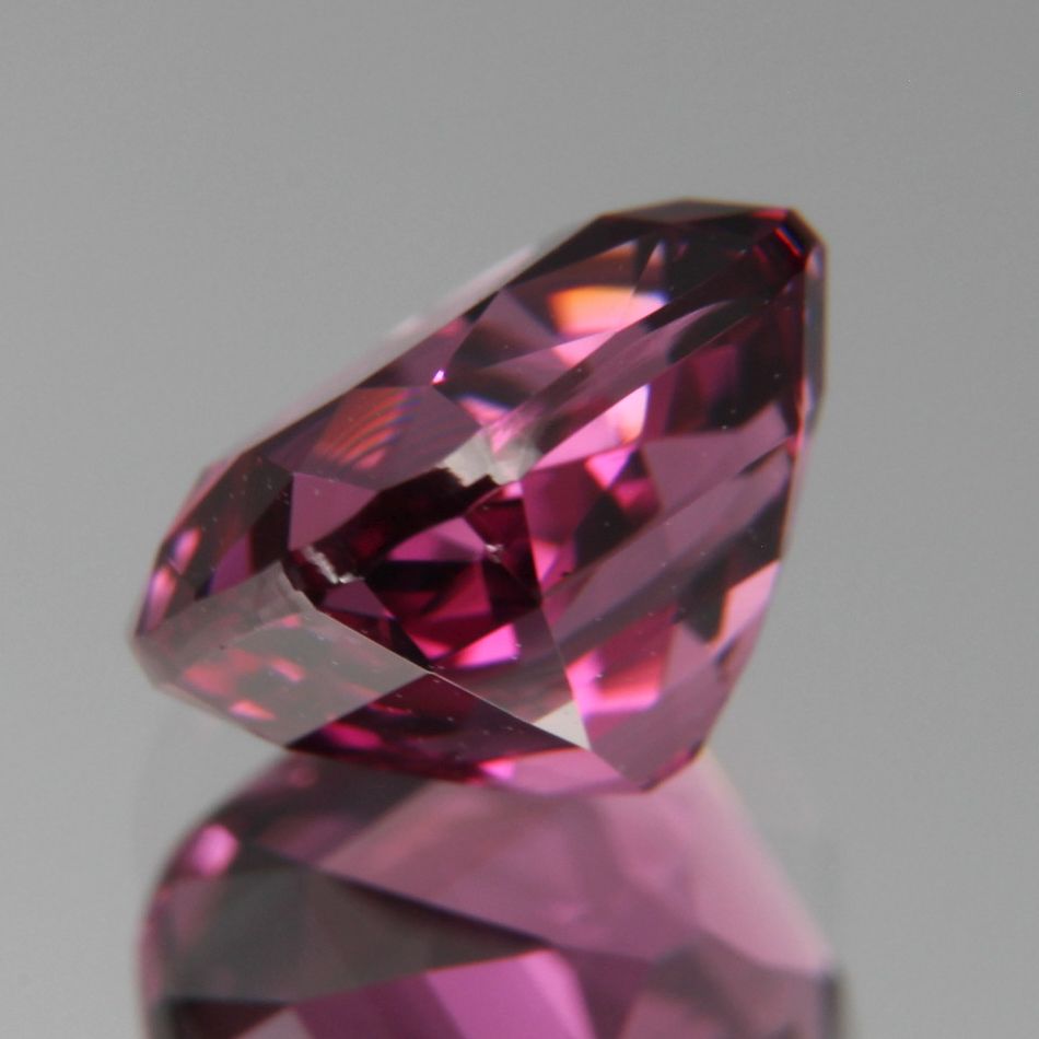 Rhodolith 1.84ct