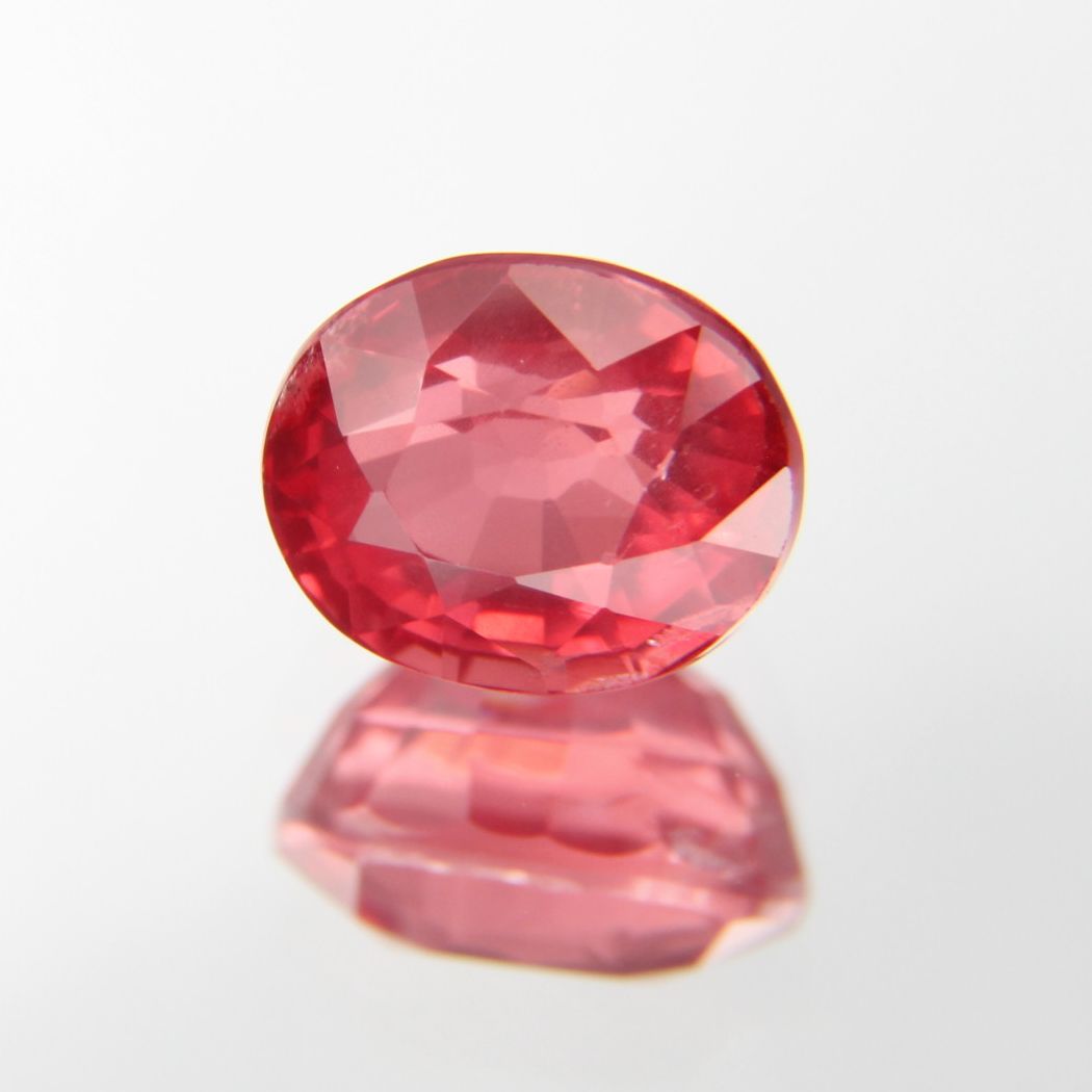 rötlich-Oranger Spinell 1.12 ct