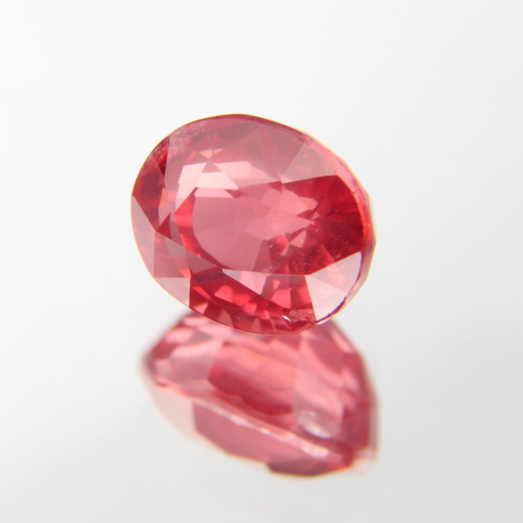rötlich-Oranger Spinell 1.12 ct