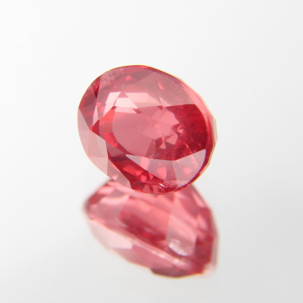 rötlich-Oranger Spinell 1.12 ct