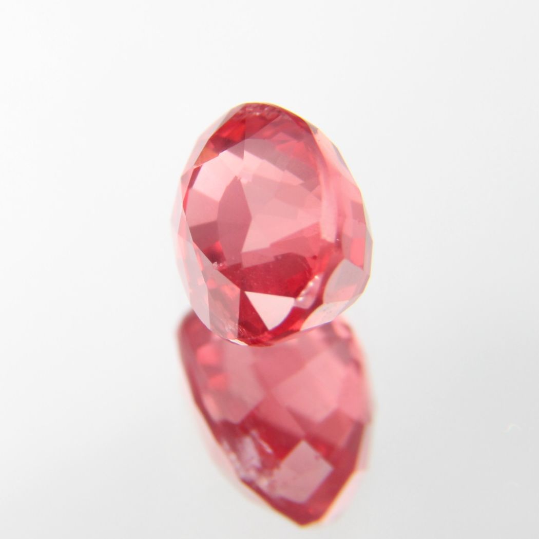 rötlich-Oranger Spinell 1.12 ct