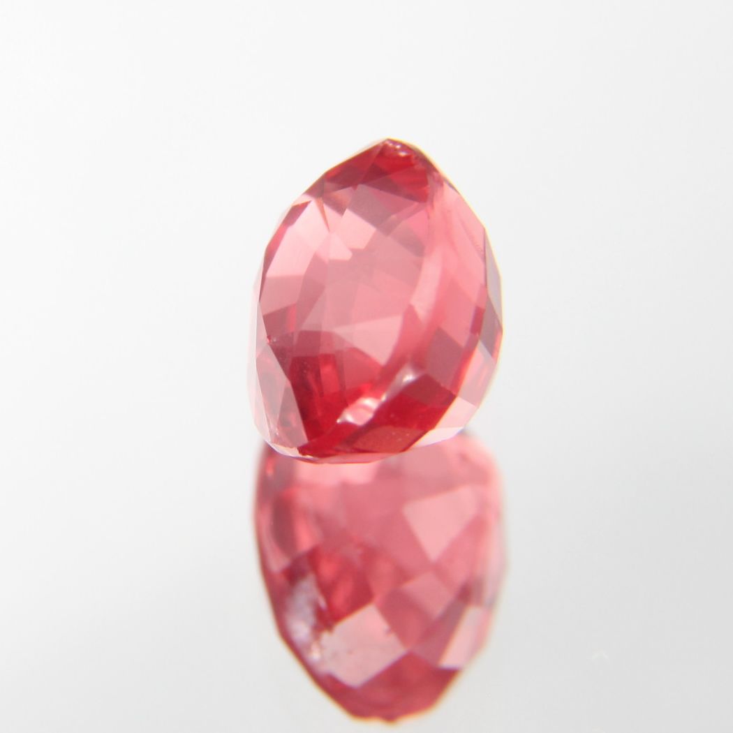 rötlich-Oranger Spinell 1.12 ct