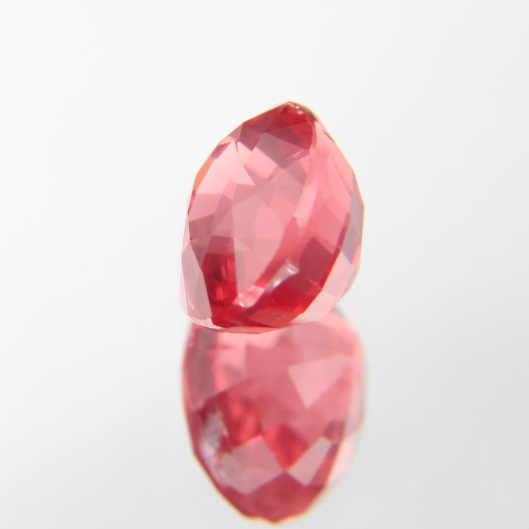 rötlich-Oranger Spinell 1.12 ct