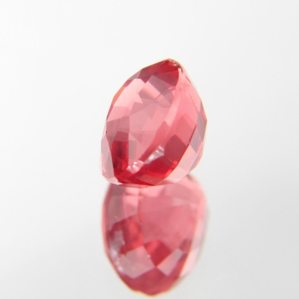 rötlich-Oranger Spinell 1.12 ct