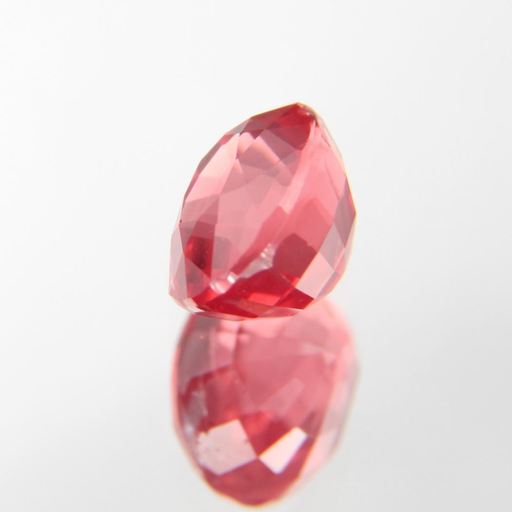 rötlich-Oranger Spinell 1.12 ct