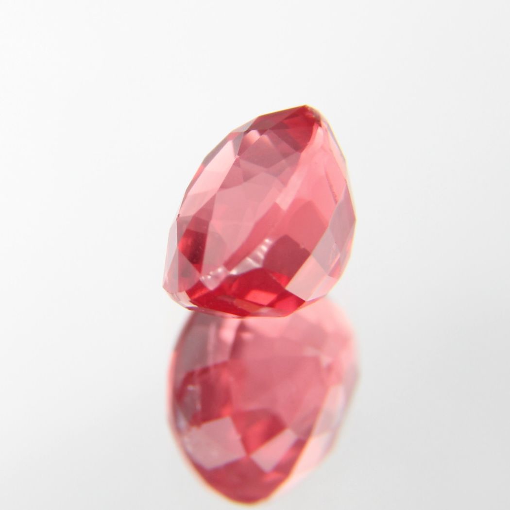 rötlich-Oranger Spinell 1.12 ct