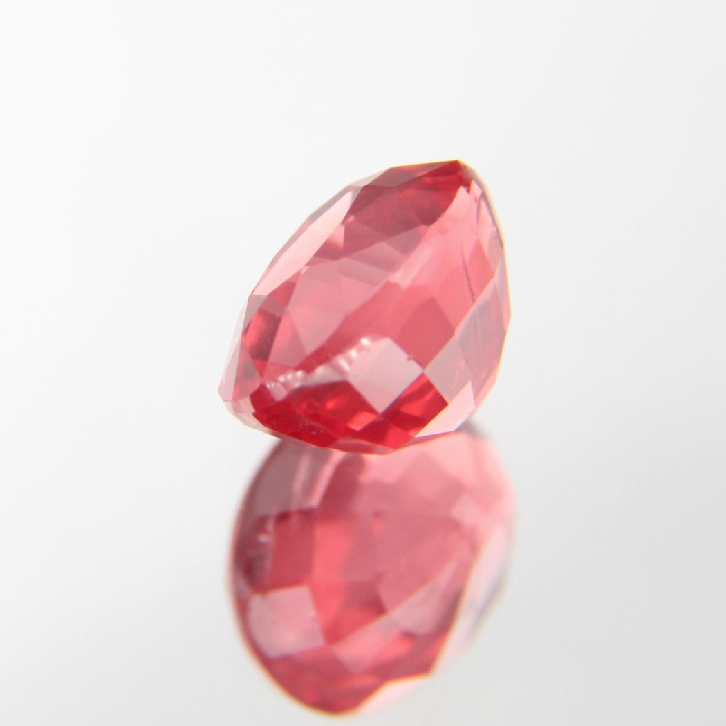 rötlich-Oranger Spinell 1.12 ct