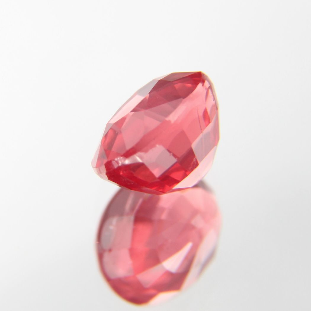 rötlich-Oranger Spinell 1.12 ct