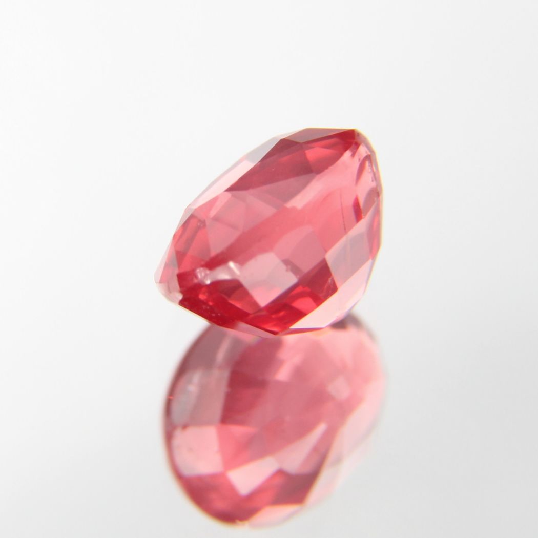 rötlich-Oranger Spinell 1.12 ct