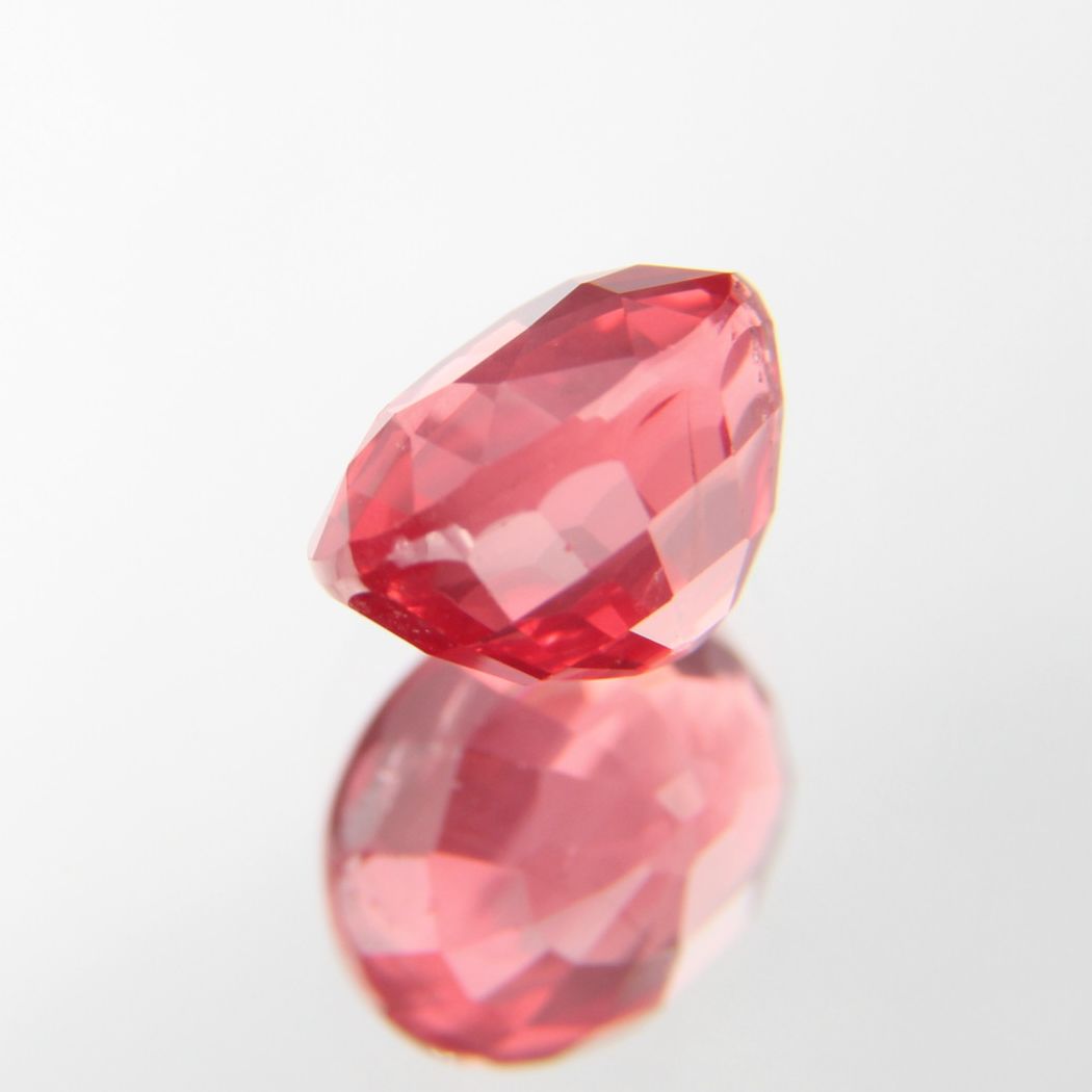 rötlich-Oranger Spinell 1.12 ct