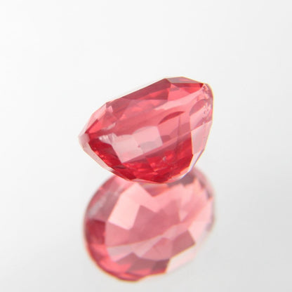 rötlich-Oranger Spinell 1.12 ct