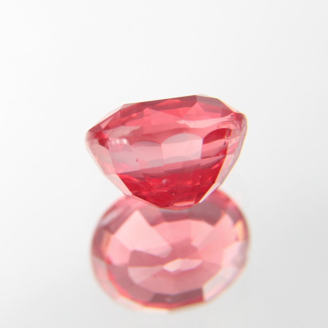 rötlich-Oranger Spinell 1.12 ct