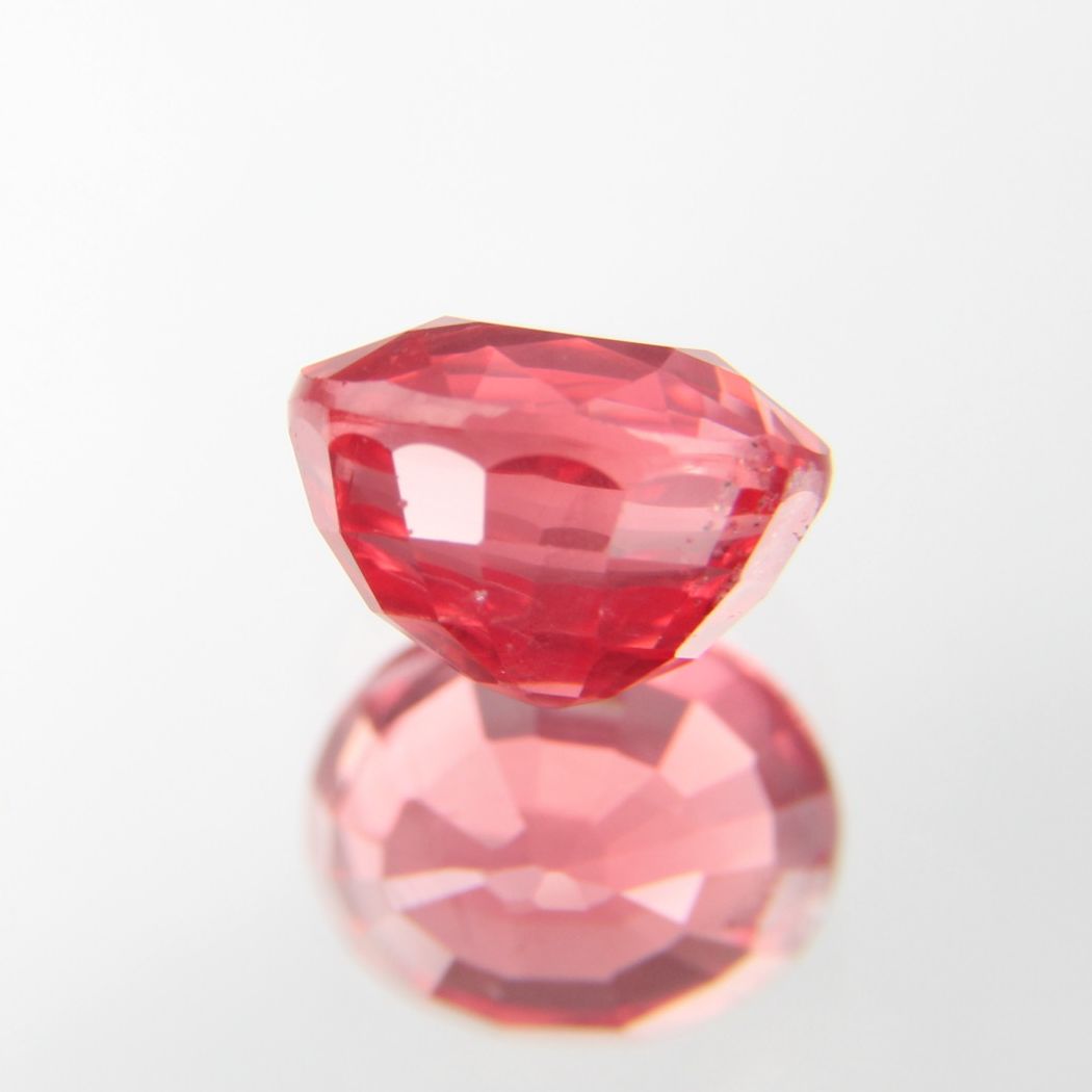 rötlich-Oranger Spinell 1.12 ct