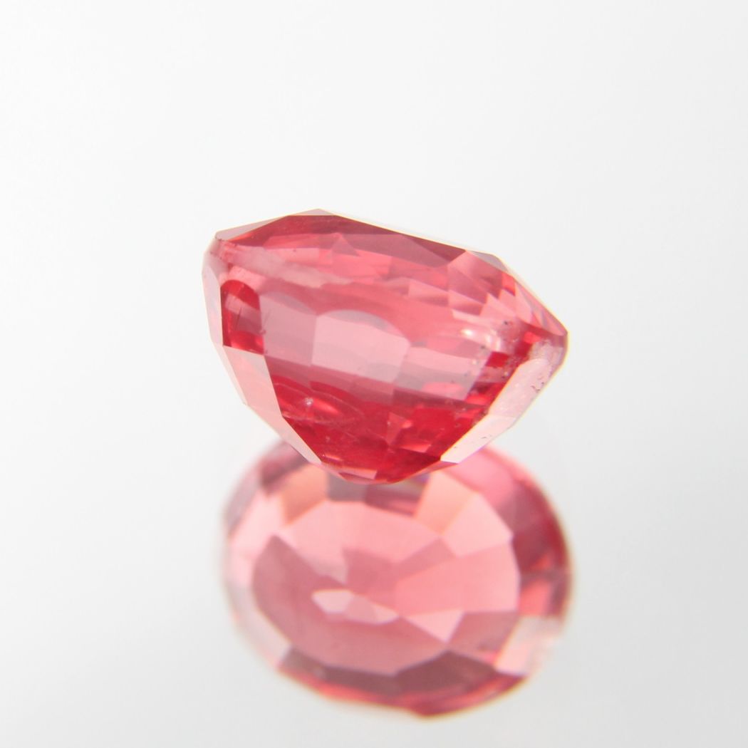 rötlich-Oranger Spinell 1.12 ct