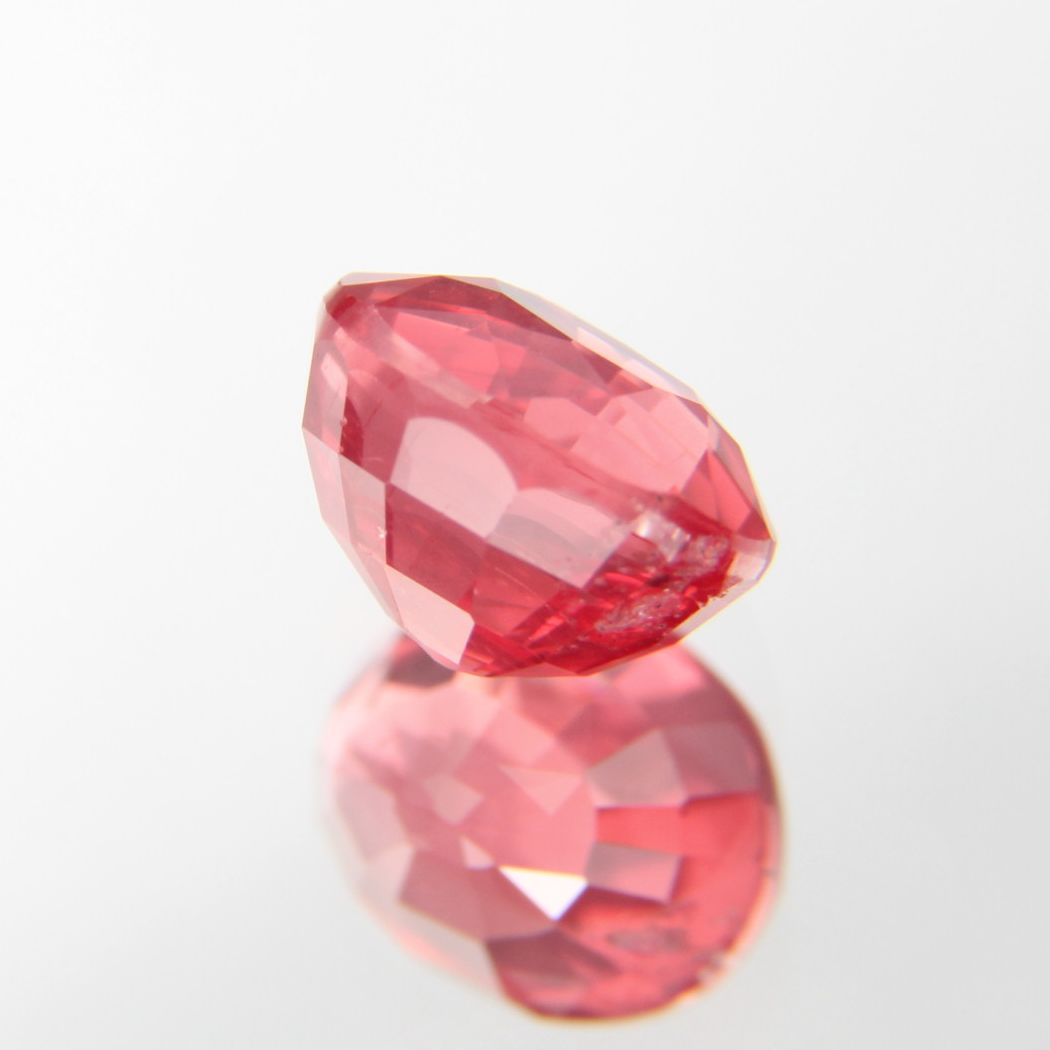 rötlich-Oranger Spinell 1.12 ct