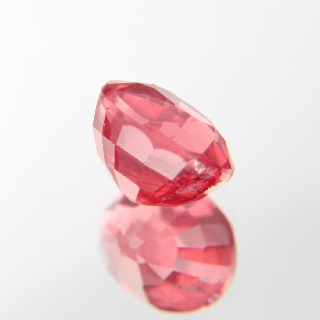 rötlich-Oranger Spinell 1.12 ct