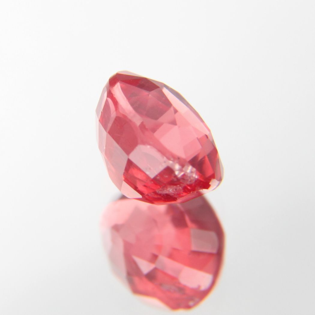 rötlich-Oranger Spinell 1.12 ct