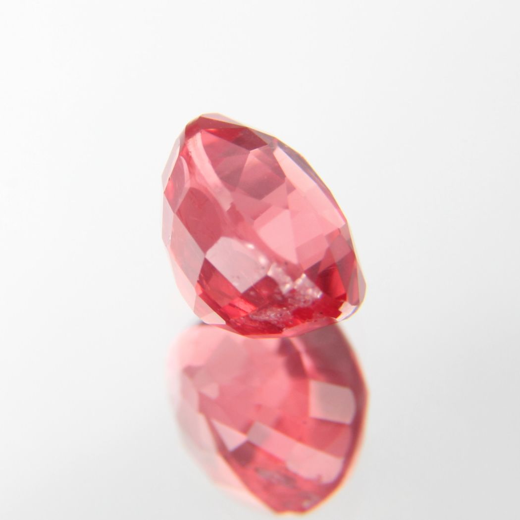 rötlich-Oranger Spinell 1.12 ct