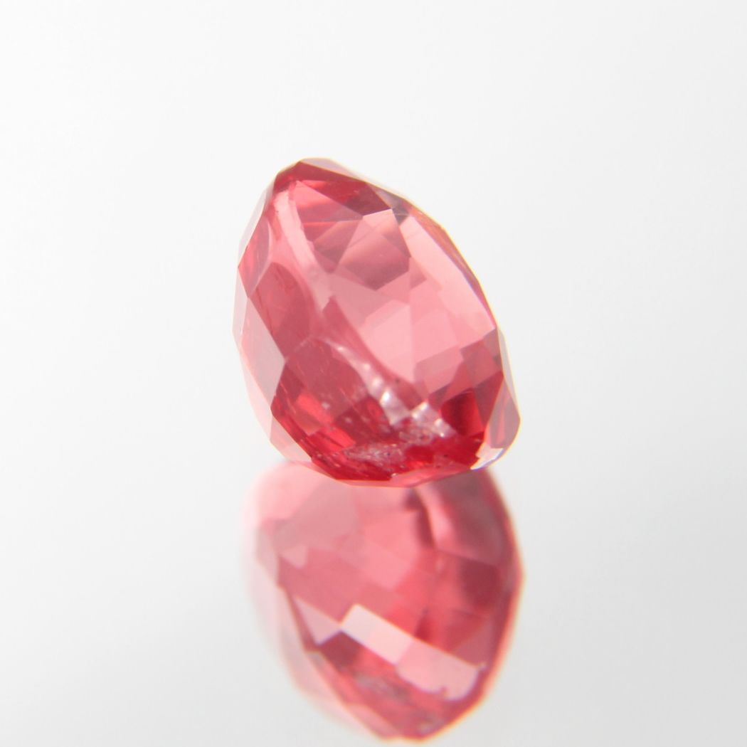 rötlich-Oranger Spinell 1.12 ct