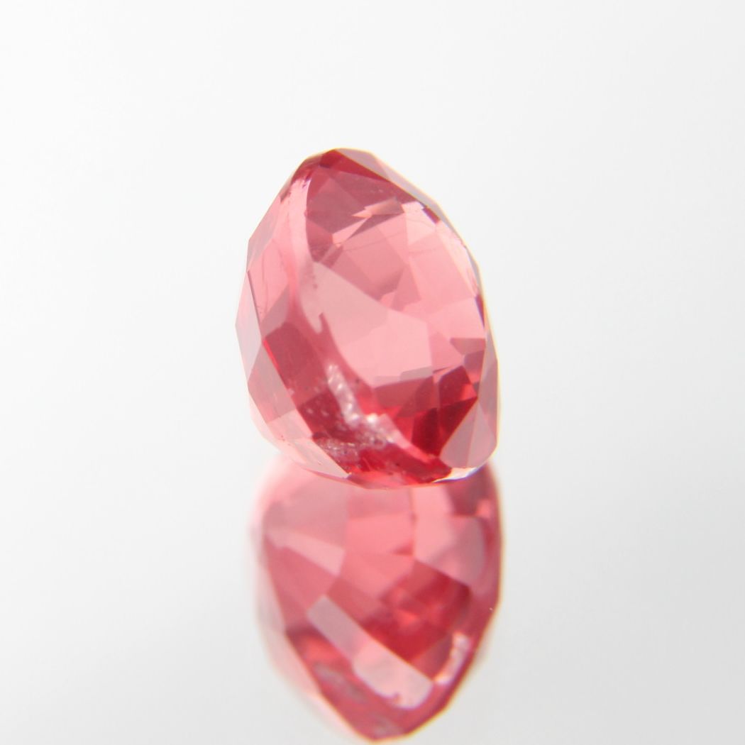 rötlich-Oranger Spinell 1.12 ct