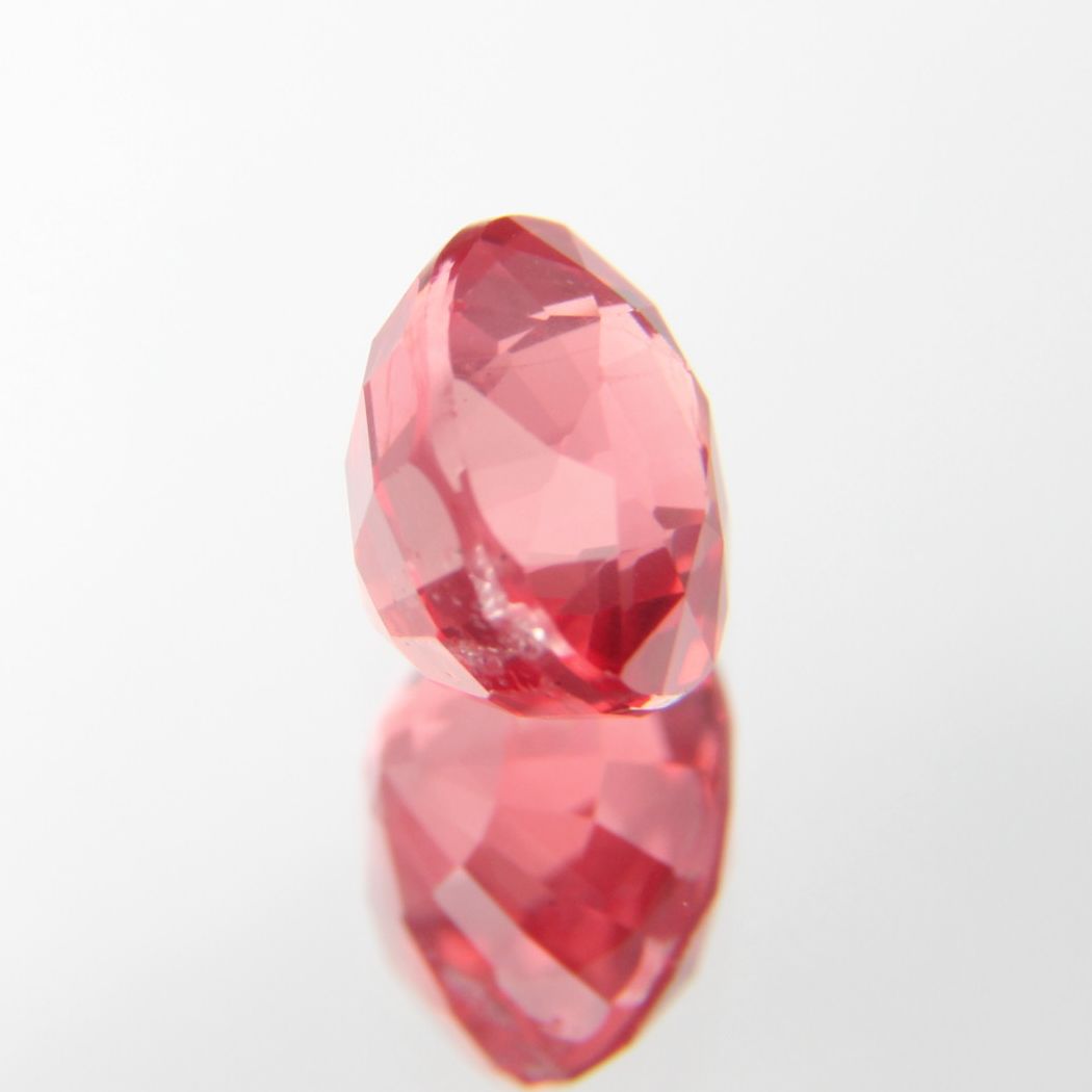 rötlich-Oranger Spinell 1.12 ct