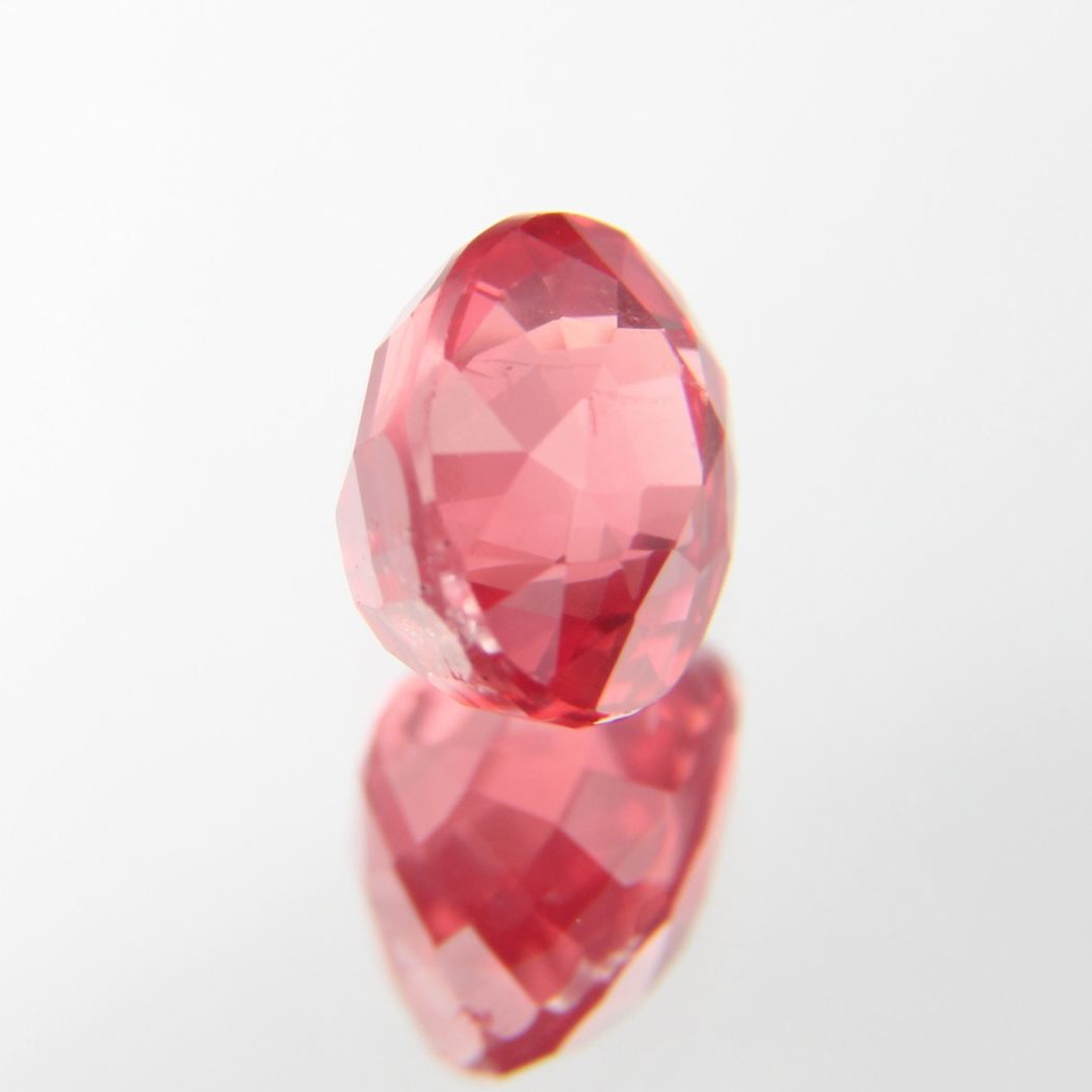 rötlich-Oranger Spinell 1.12 ct