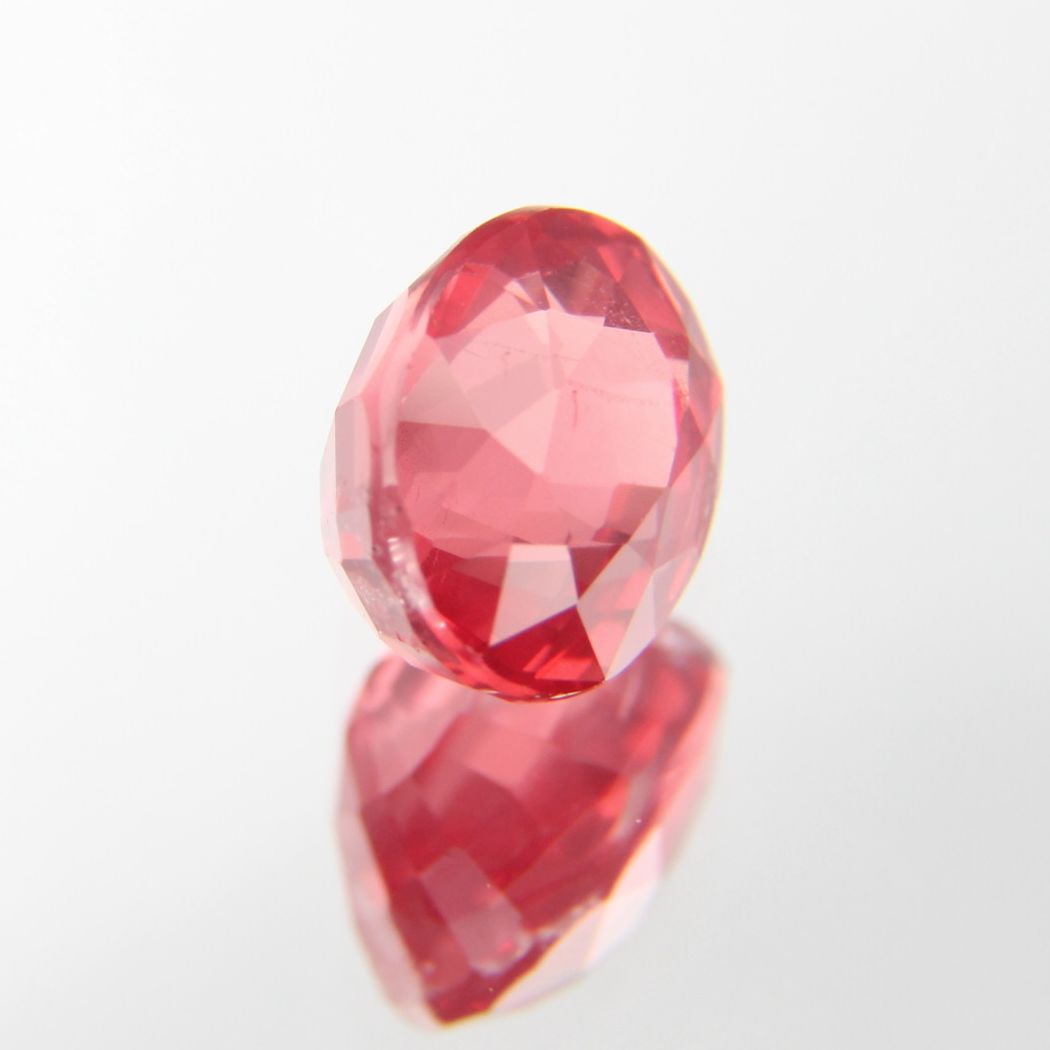 rötlich-Oranger Spinell 1.12 ct