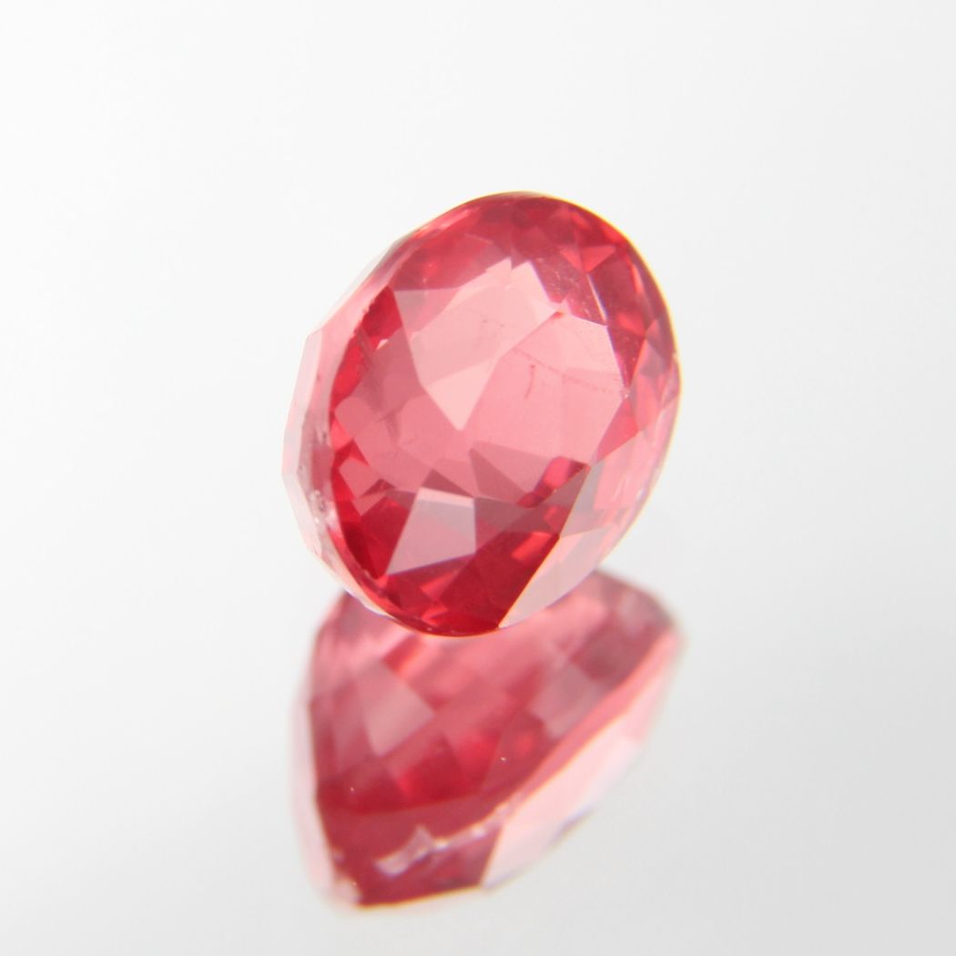 rötlich-Oranger Spinell 1.12 ct