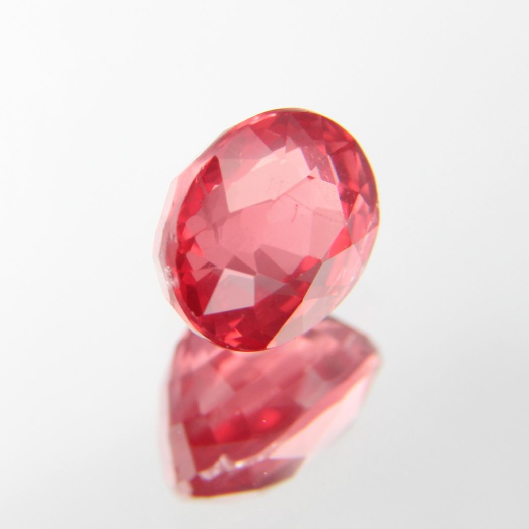 rötlich-Oranger Spinell 1.12 ct